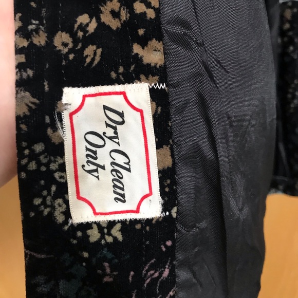 Vintage Floral Velvet Jacket - Picture 4 of 11
